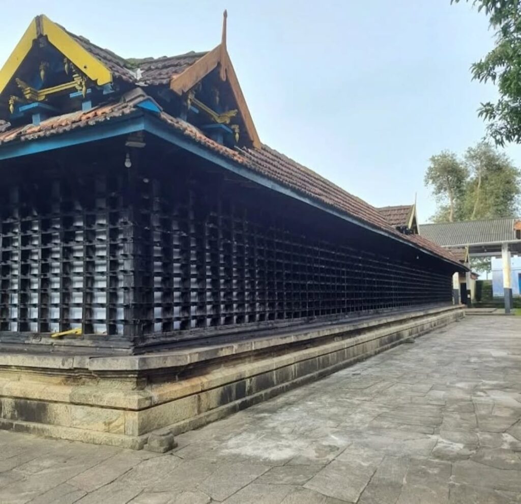 Shri Thirunavaya Nava Mukunda Temple